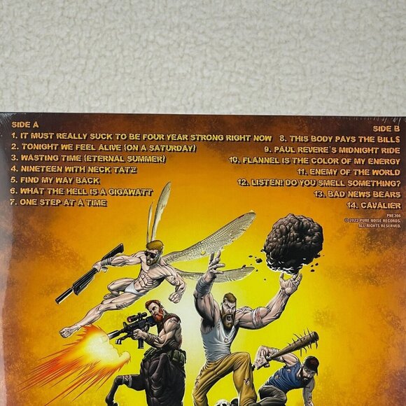 Four Year Strong - Enemy of the World Vinyl LP Half Sea Half Black Limited /280 - Picture 4 of 5